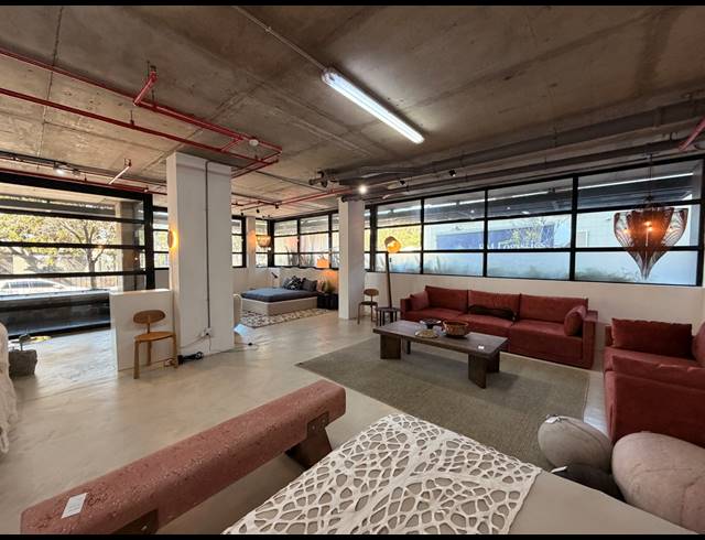 253M² RETAIL TO LET IN DE WATERKANT